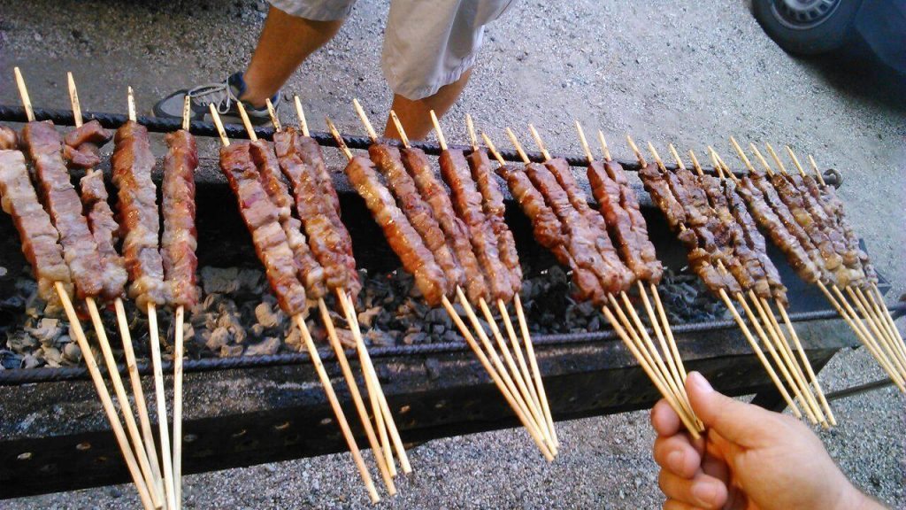 Gustare gli Arrosticini Abruzzesi - YesAbruzzo!